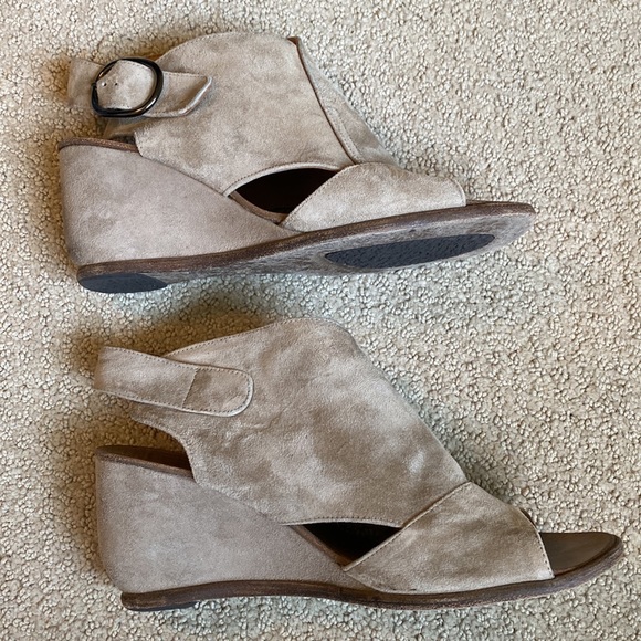 Buttery soft suede wedges! - Picture 3 of 10